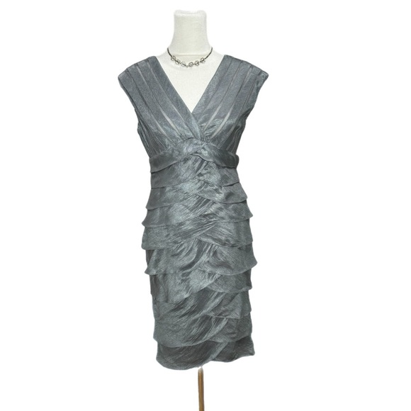 Adrianna Papell Dress Womens Tiered Silver Satin Mesh Cocktail Sleeveless Sz 4 - Picture 3 of 12